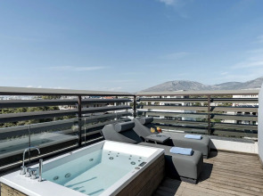 Glyfada Riviera Hotel