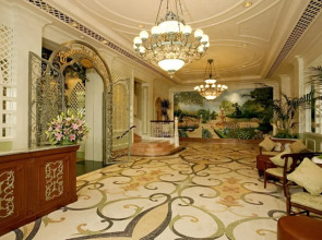 Hong Kong Disneyland Hotel