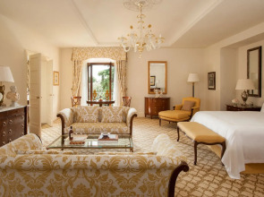Отель Four Seasons Hotel Firenze