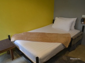 Spin Designer Hostel