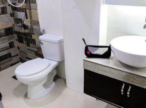 RedDoorz @ Junquera Extension Cebu