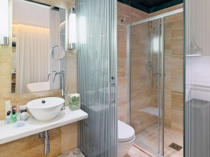 Отель H10 Universitat