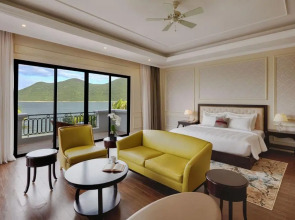 Nha Trang Marriott Resort & Spa, Hon Tre Island