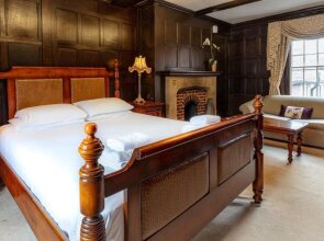 The Kings Arms and Royal Hotel, Godalming, Surrey