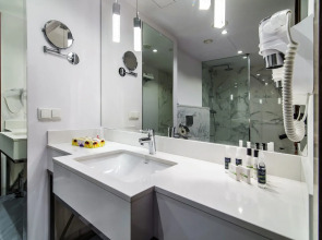 Airport Hotel Okecie