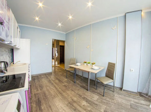 Апартаменты Рент-Сервис на ул. 10 Лет Октября, 70, кв. 63