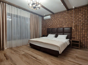 Апартаменты в отеле Red wood