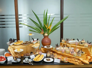 Good Wood Airport Hotel