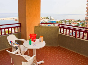 Отель Las Palmeras Affiliated by FERGUS 