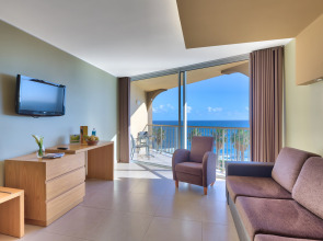 Отель The Views Oasis - Family Friendly