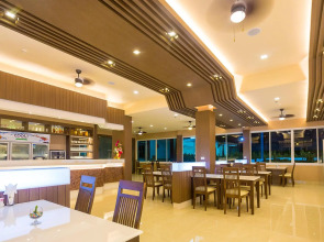 Swan Lake Hotel Sattahip