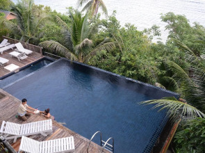 Blue Hill Beach Resort