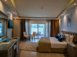 SUNRISE Alex Avenue Hotel