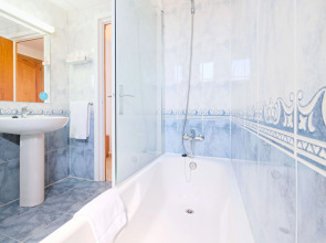 azuLine Hotel S'Anfora & Fleming