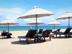 Under the coconut tree - Hostel