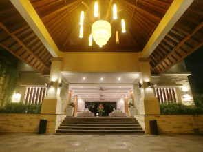 Отель Grand Whiz Nusa Dua