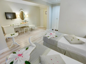 The PINEHILL Hotel & Suites