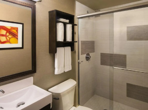 Holiday Inn Manhattan Financial District