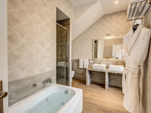 Hotel 87 Eighty seven