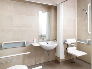 Leonardo Hotel Cardiff