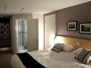 The Royal George Hotel