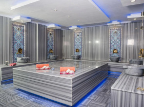 Kleopatra Blue Hawaii Hotel