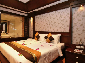 Отель Rayaburi Hotel Patong