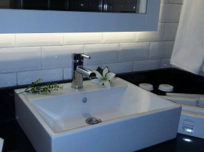 Port River Hotel & Spa