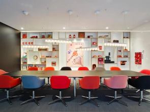 citizenM Schiphol Airport