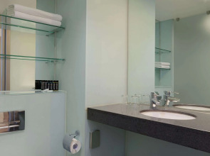 Отель Ramada Encore by Wyndham Киев