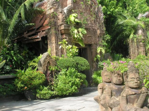 White House Beach Resort And Spa