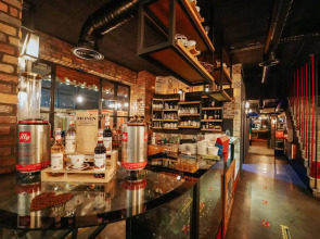 Voswos Garage Coffee & Hotel