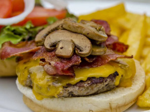 Mike's Dauin Beach Resort