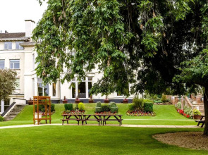 Devonshire House Hotel