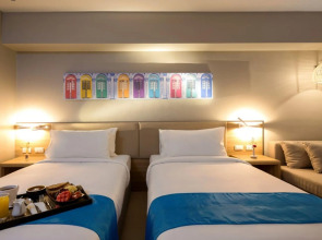 Отель Journeyhub Phuket Patong