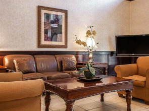 Comfort Suites East Brunswick - South River