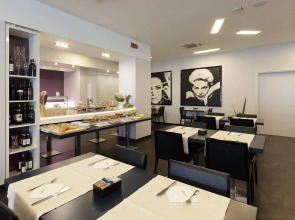 Holiday Inn Milan Nord Zara by IHG