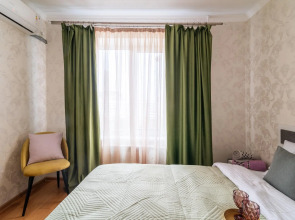 Bon voyage на улице Довженко