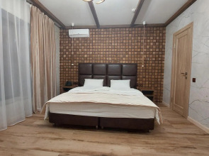 Апартаменты в отеле Red wood