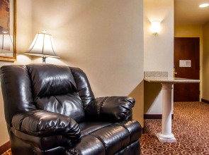 Comfort Suites East Brunswick - South River