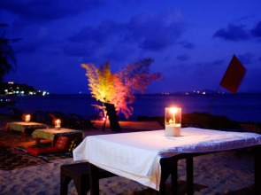 Thaniza Beachfront Resort