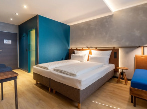 Unsölds Factory Hotel