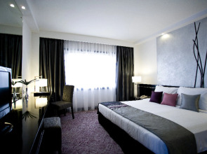 Cinnamon Lakeside Colombo