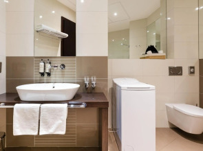 Roset Hotel & Residence