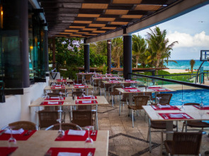 The Reef Playacar Beach Resort & Spa