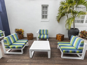 Chesterfield Hotel & Suites