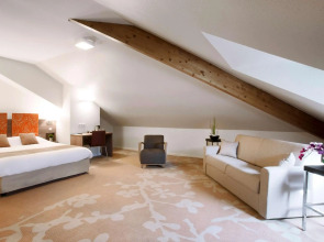 Kyriad Chambery Centre Curial