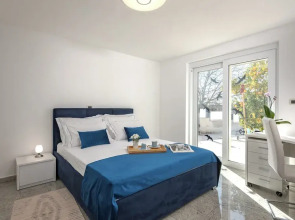 Apartment Ayni With Private Pool