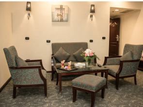 Cherry Maryski Hotel