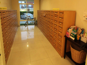 The Royal Bee Apart Hotel